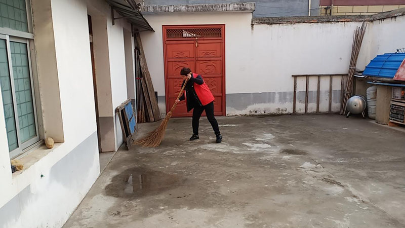 阚疃镇镇西社区组织开展志愿服务 温情传递暖人心