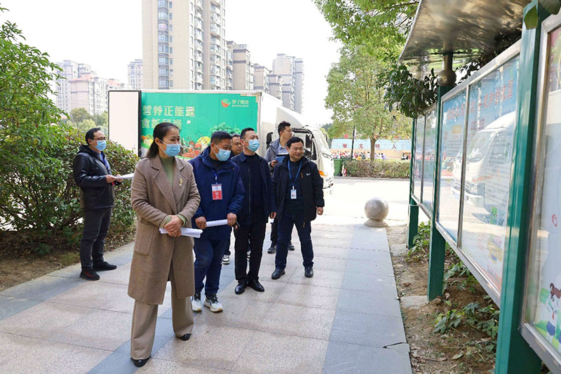 定远县人民政府副县长许倩深入新区实验学校教育集团调研指导工作