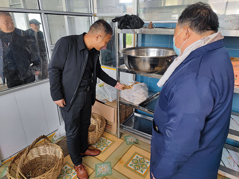 利辛县新张集乡:把好老年食堂食品安全关 确保老人吃上“放心餐” 利辛县新张集乡:把好老年食堂食品安全关 确保老人吃上“放心餐”
