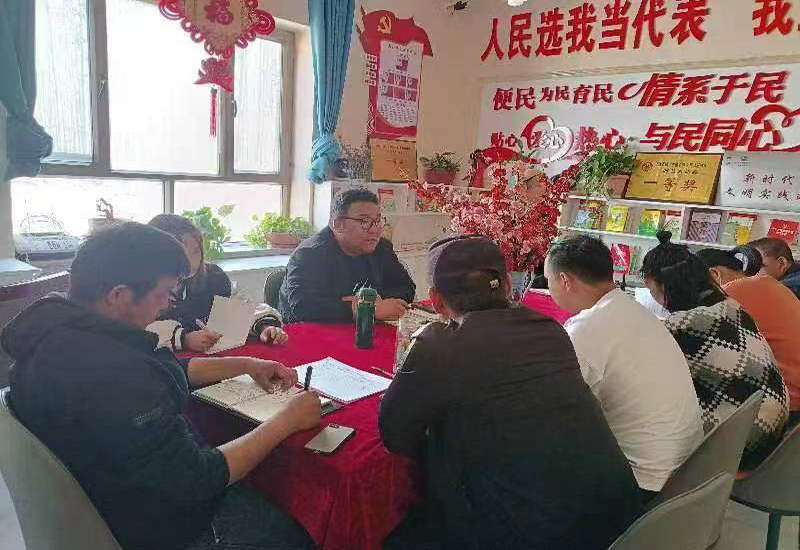 塔哈其镇人大开展选民接待日活动 塔哈其镇人大开展选民接待日活动