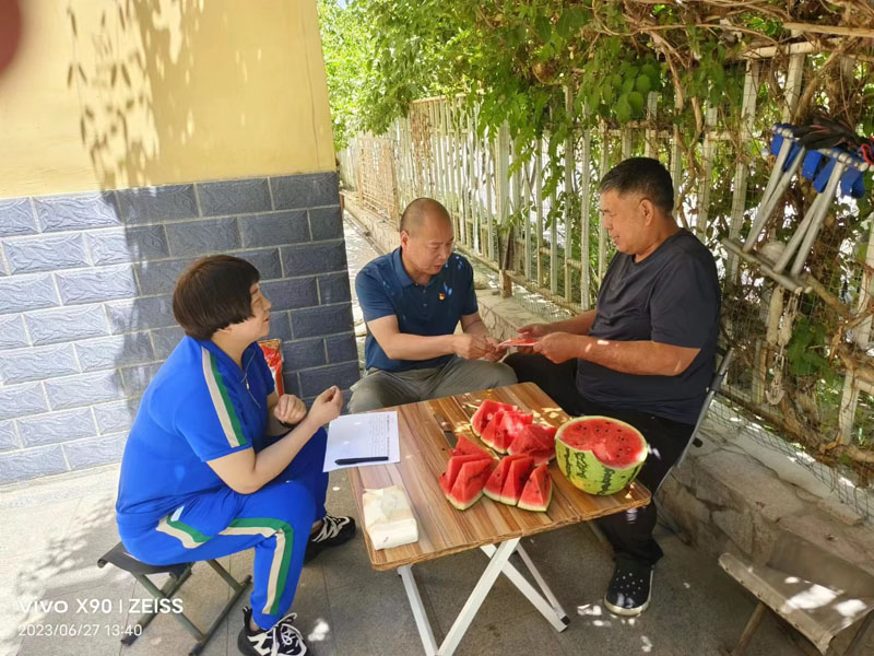 和硕县卫健委：双节走访慰问，诚挚关爱温暖人心