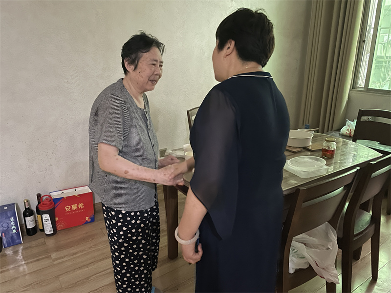 江西萍乡市中医院:七一慰问送温暖 组织关怀聚党心 江西萍乡市中医院:七一慰问送温暖 组织关怀聚党心