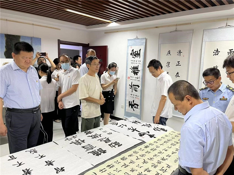 第三师图木舒克市锦绣街道和谐社区党支部开展第二十五个党风廉政教育月系列活动