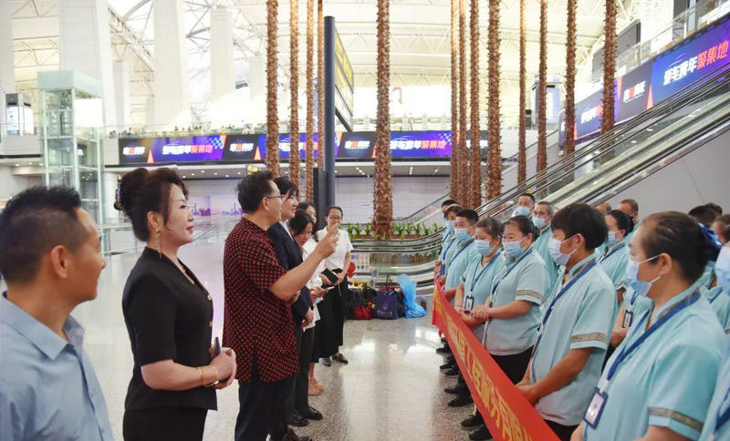 欢度建军节,喜迎越群进驻广州白云国际机场 欢度建军节,喜迎越群进驻广州白云国际机场