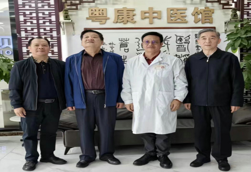 田仁德中将 段共生少将莅临深圳市粤康中医馆考察并指导工作 田仁德中将 段共生少将莅临深圳市粤康中医馆考察并指导工作