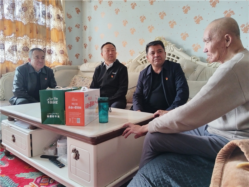 寒冬送温暖 关怀暖人心