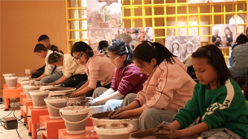 ɽ�����ء�������ʲ|2026��ʲ���ͻ����μ�ϵ�л��Ӣ��ɳ��ʢ����Ļ